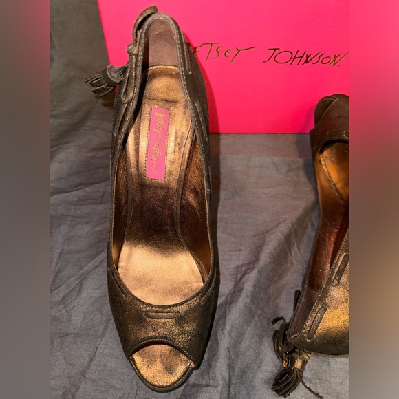 Vintage Betsey Johnson peep toe pumps - Picture 10 of 11